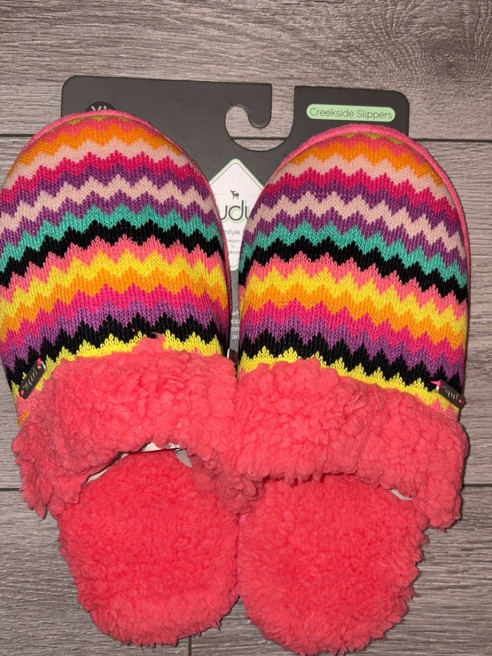 Pudus Creekside Bright Coral Chevron Slippers Size XL 11-12 Brand New W Tags!